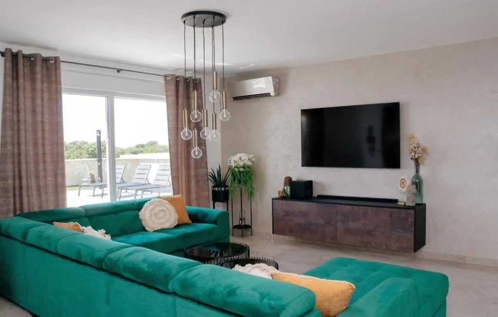 Beautiful Villa Paula With Jacuzzi In Pula Hırvatistan
