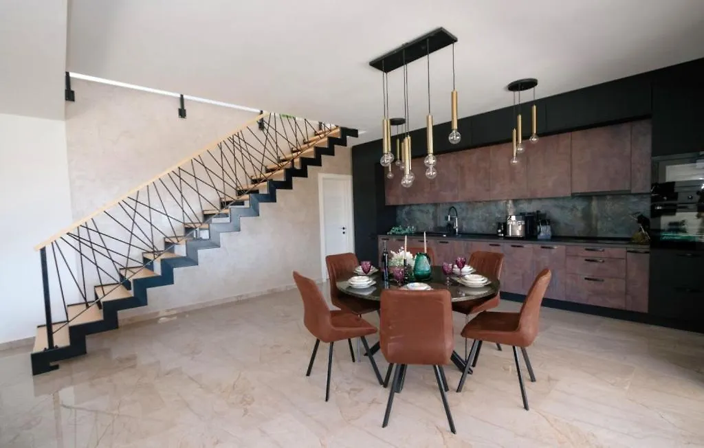 Beautiful Villa Paula With Jacuzzi In Pula 0*,